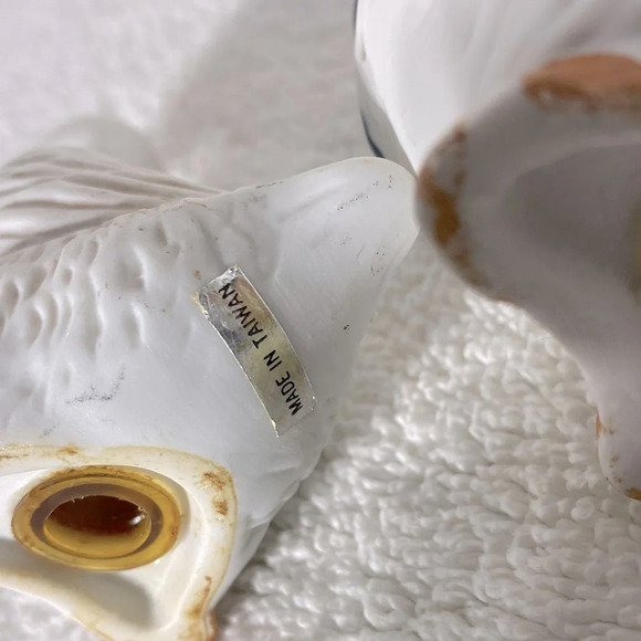 Vintage Ceramic Blue Ribbon Geese Salt & Pepper Shakers - Picture 9 of 11